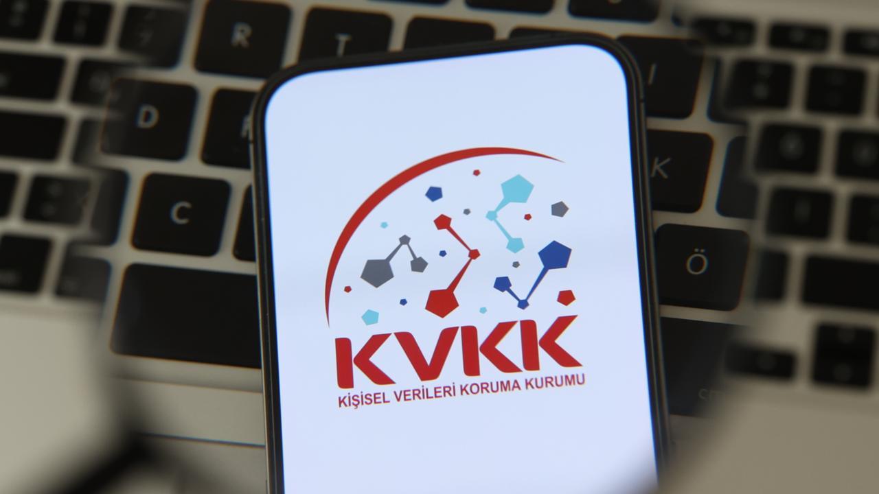KVKK, İşverenlerin Çalışan E-posta ve Mesajlaşma Verilerine Erişimini Kısıtladı
