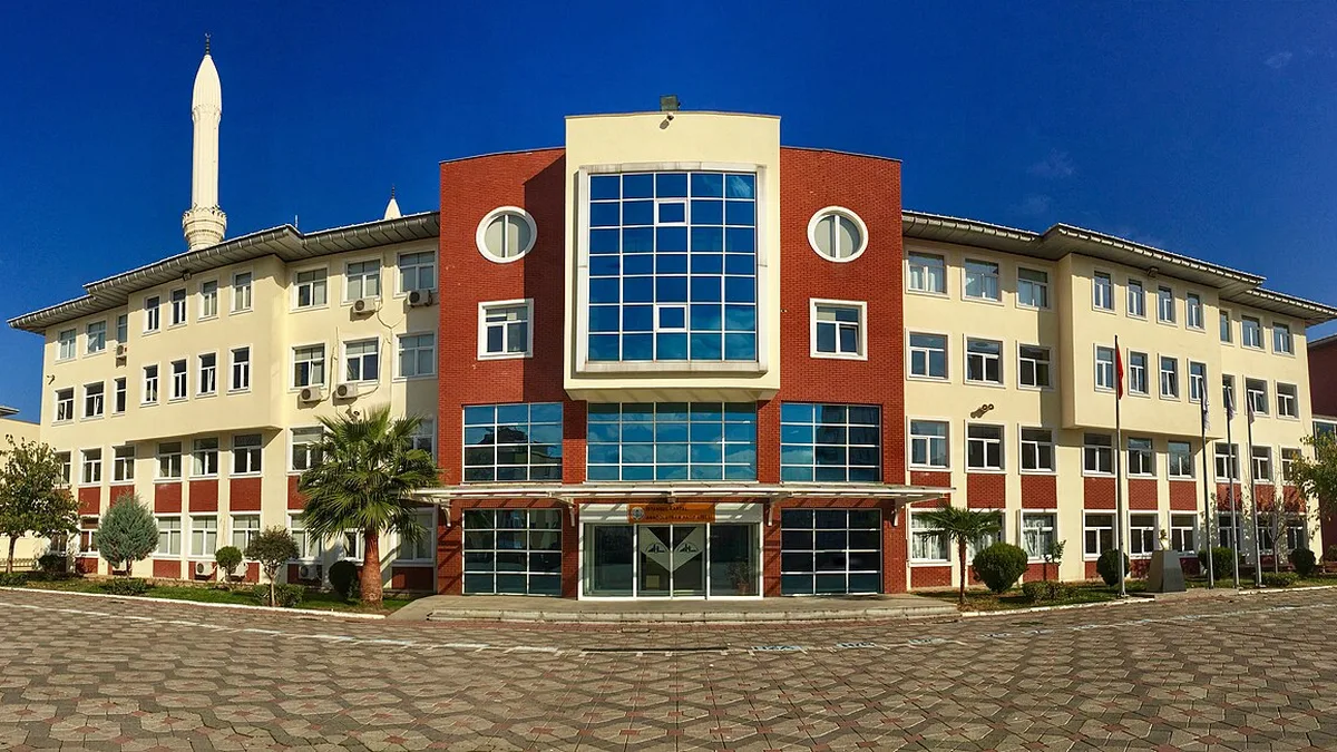 Halfeti Yukarı Göklü İmam Hatip Ortaokulunda konferans düzenlendi