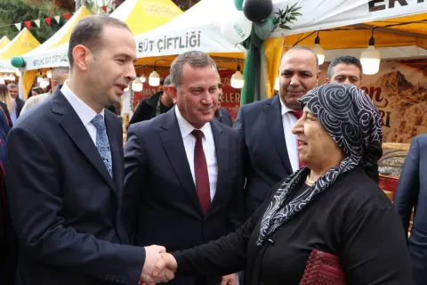 Nizip’te Zeytin Bereketi ve Festival Heyecanı: Protokol Sahaya İndi! (fotoğraf 6)