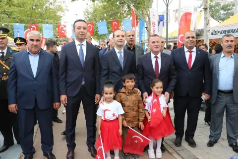 Nizip’te Zeytin Bereketi ve Festival Heyecanı: Protokol Sahaya İndi! (fotoğraf 9)