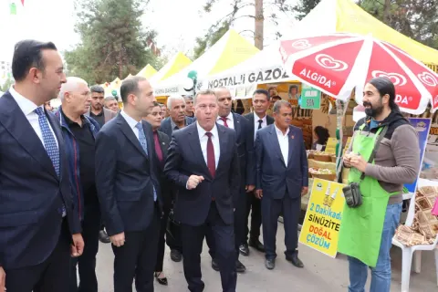 Nizip’te Zeytin Bereketi ve Festival Heyecanı: Protokol Sahaya İndi! (fotoğraf 13)