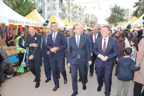Nizip’te Zeytin Bereketi ve Festival Heyecanı: Protokol Sahaya İndi! (fotoğraf 15)