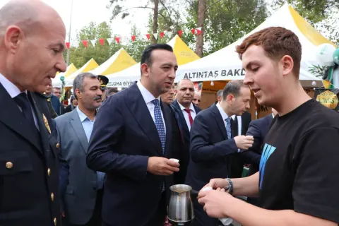 Nizip’te Zeytin Bereketi ve Festival Heyecanı: Protokol Sahaya İndi! (fotoğraf 17)