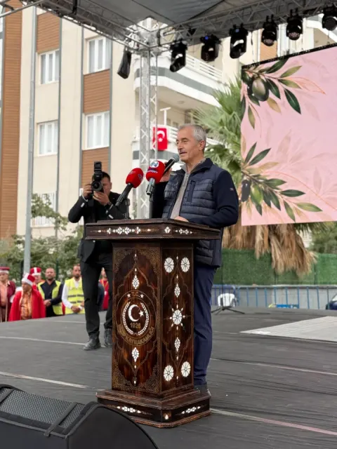 Nizip Zeytin Festivali Coşkulu Törenle Açıldı: Protokolden Yoğun Katılım! (fotoğraf 2)