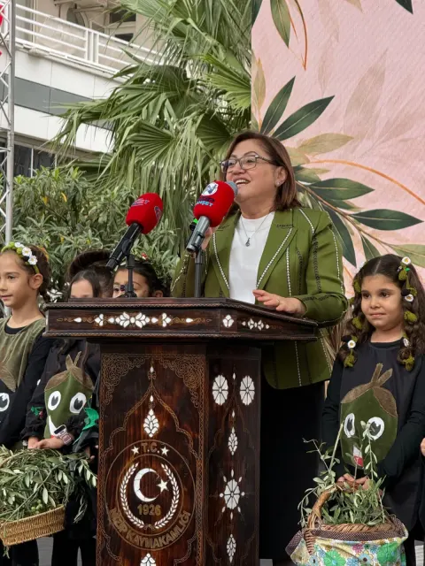 Nizip Zeytin Festivali Coşkulu Törenle Açıldı: Protokolden Yoğun Katılım! (fotoğraf 3)