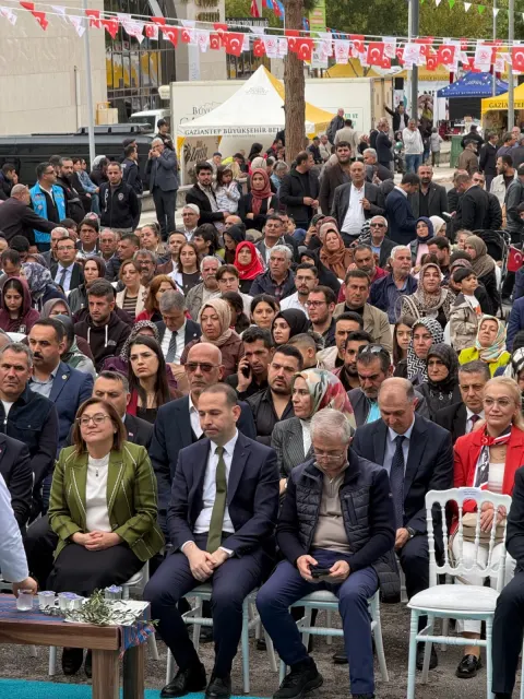 Nizip Zeytin Festivali Coşkulu Törenle Açıldı: Protokolden Yoğun Katılım! (fotoğraf 8)